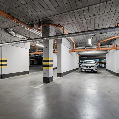 Aurora, Free Parking *