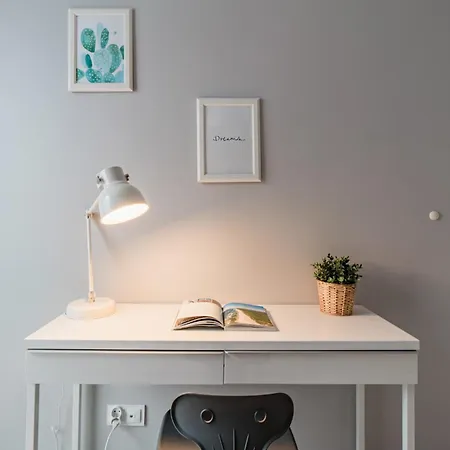 Aurora, Free Parking