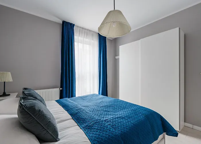 Aurora, Free Parking